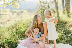 Boulder Colorado family photo session during fall. fall family photo session in Colorado