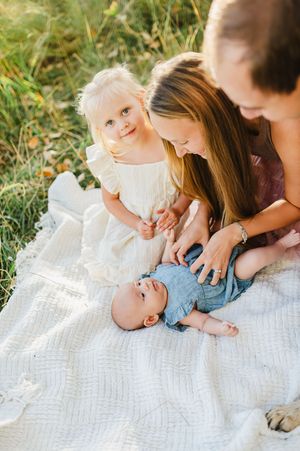 Boulder Colorado family photo session during fall. fall family photo session in Colorado