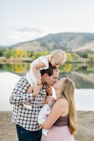 Boulder Colorado family photo session during fall. fall family photo session in Colorado