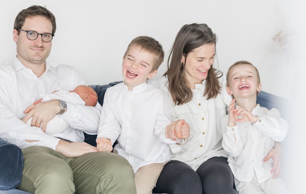 rire lors d'un shooting famille