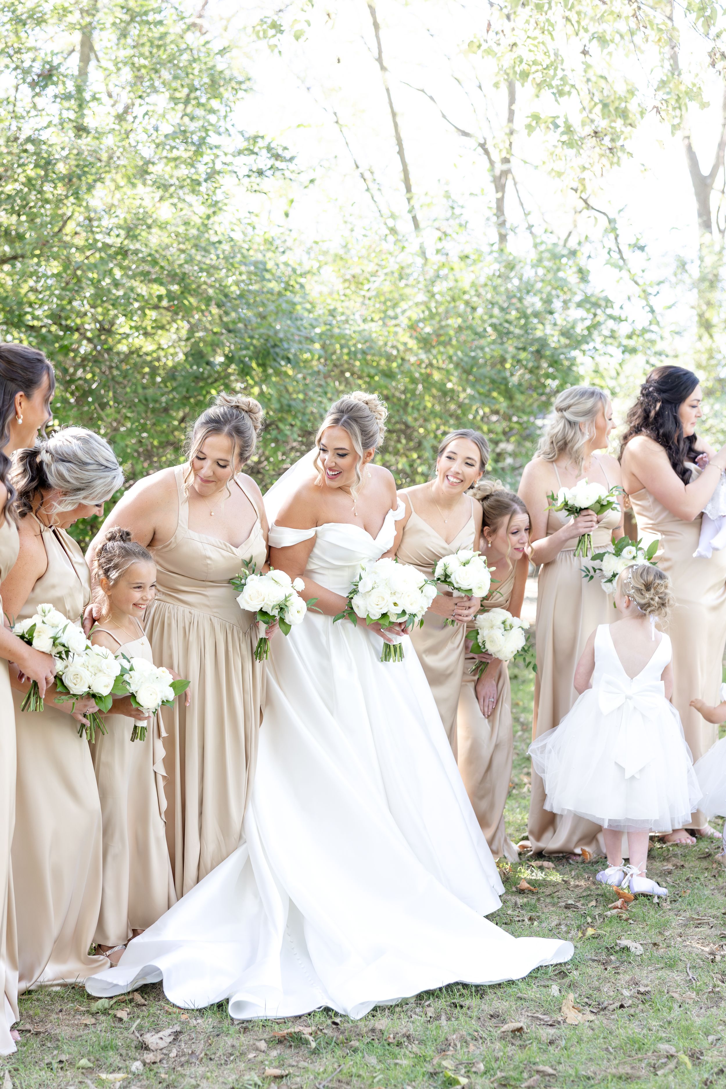Light and airy wedding photography by Julia and Sean Photography, husband-and-wife photographers serving joyful brides in Dayton, Cincinnati