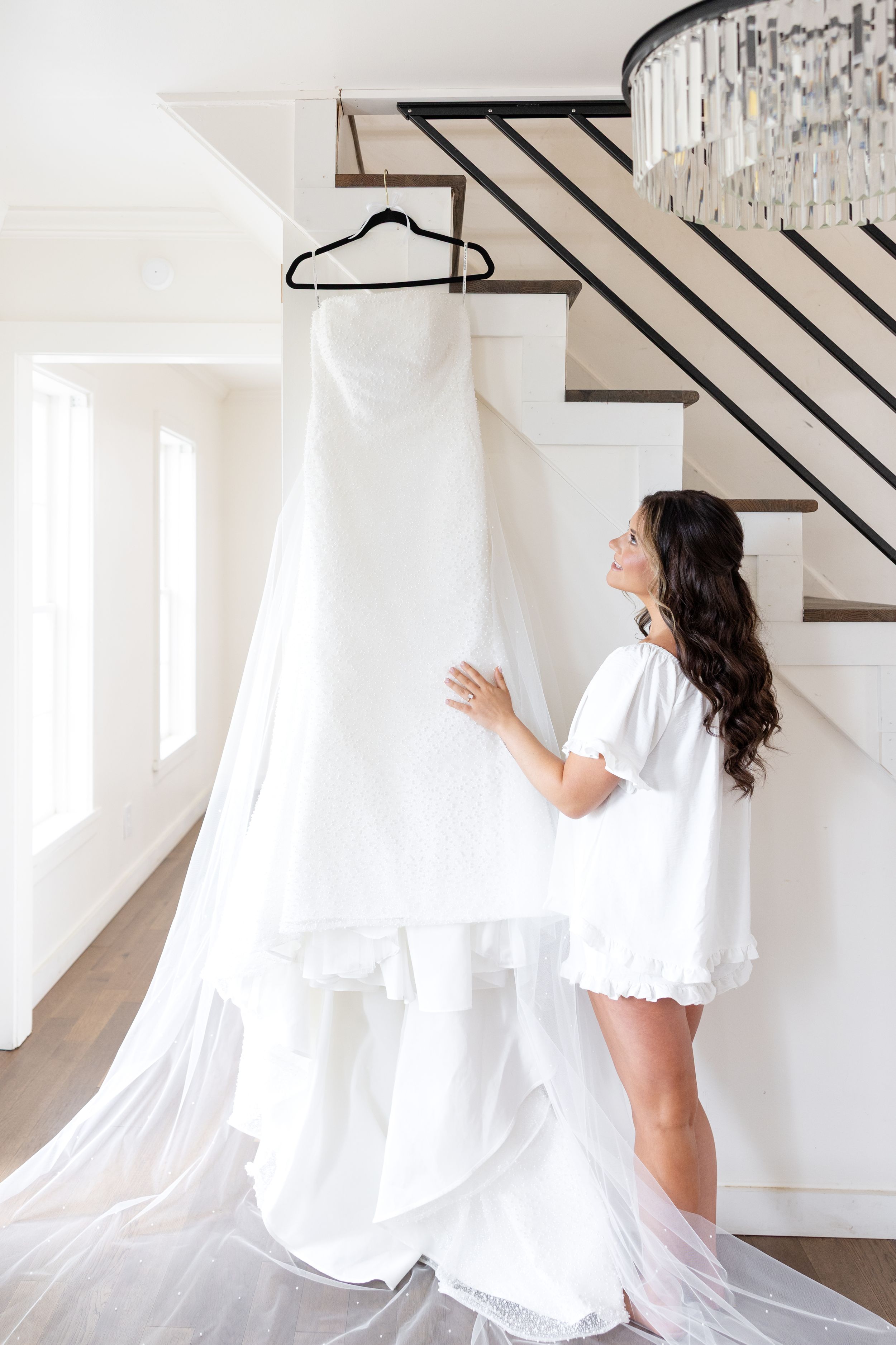 Light and airy wedding photography by Julia and Sean Photography, husband-and-wife photographers serving joyful brides in Dayton, Cincinnati