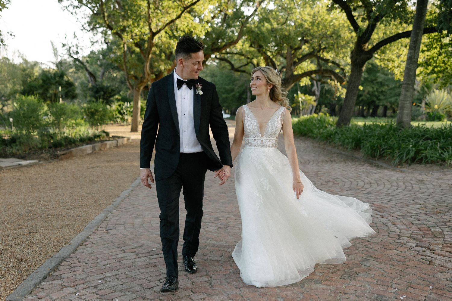 Aishling and Hendrik at Nooitgedacht Estate in Stellenbosch, documentary wedding photos capturing celebrations and beautiful portraits.