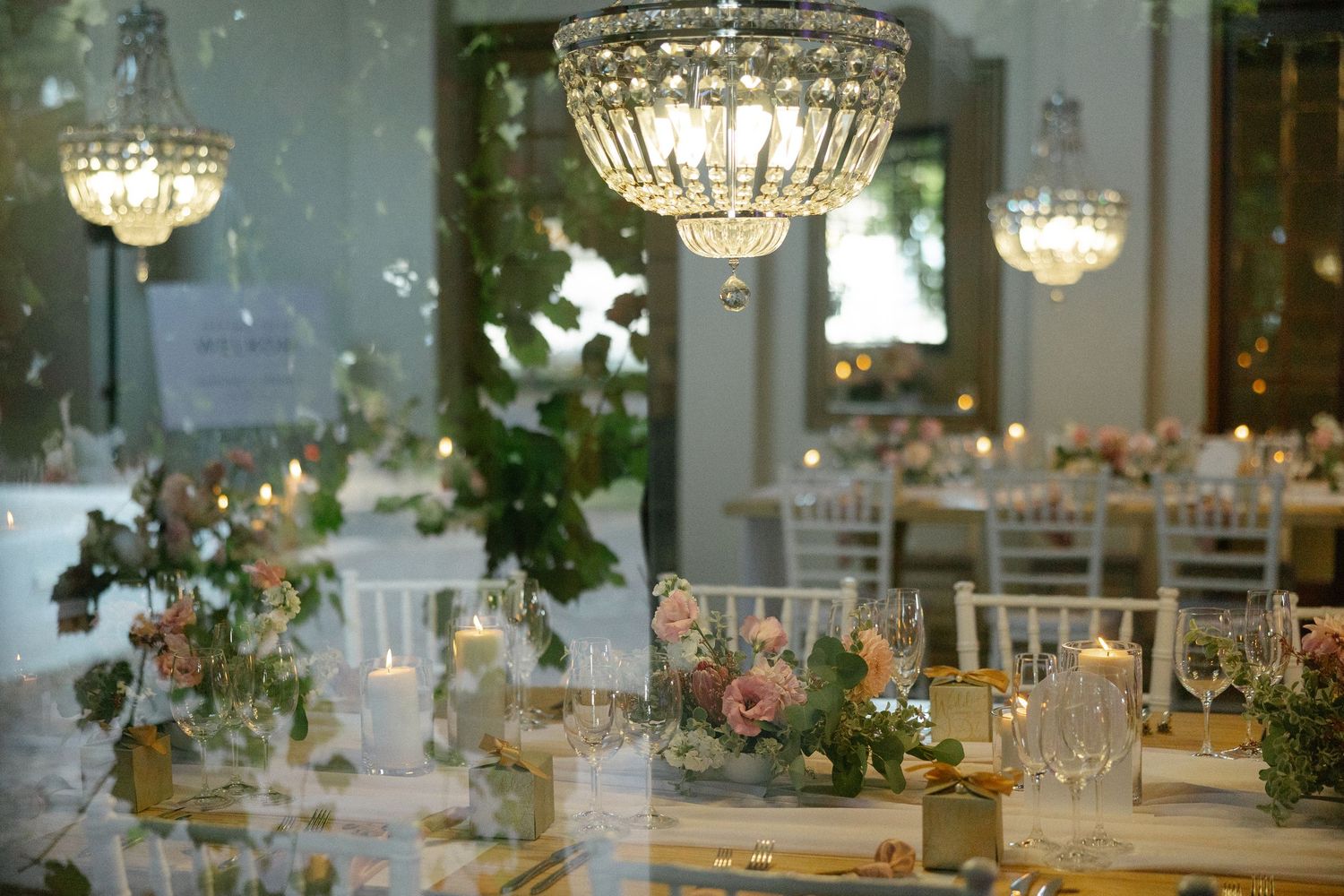 Aishling and Hendrik at Nooitgedacht Estate in Stellenbosch, documentary wedding photos capturing celebrations and beautiful portraits.