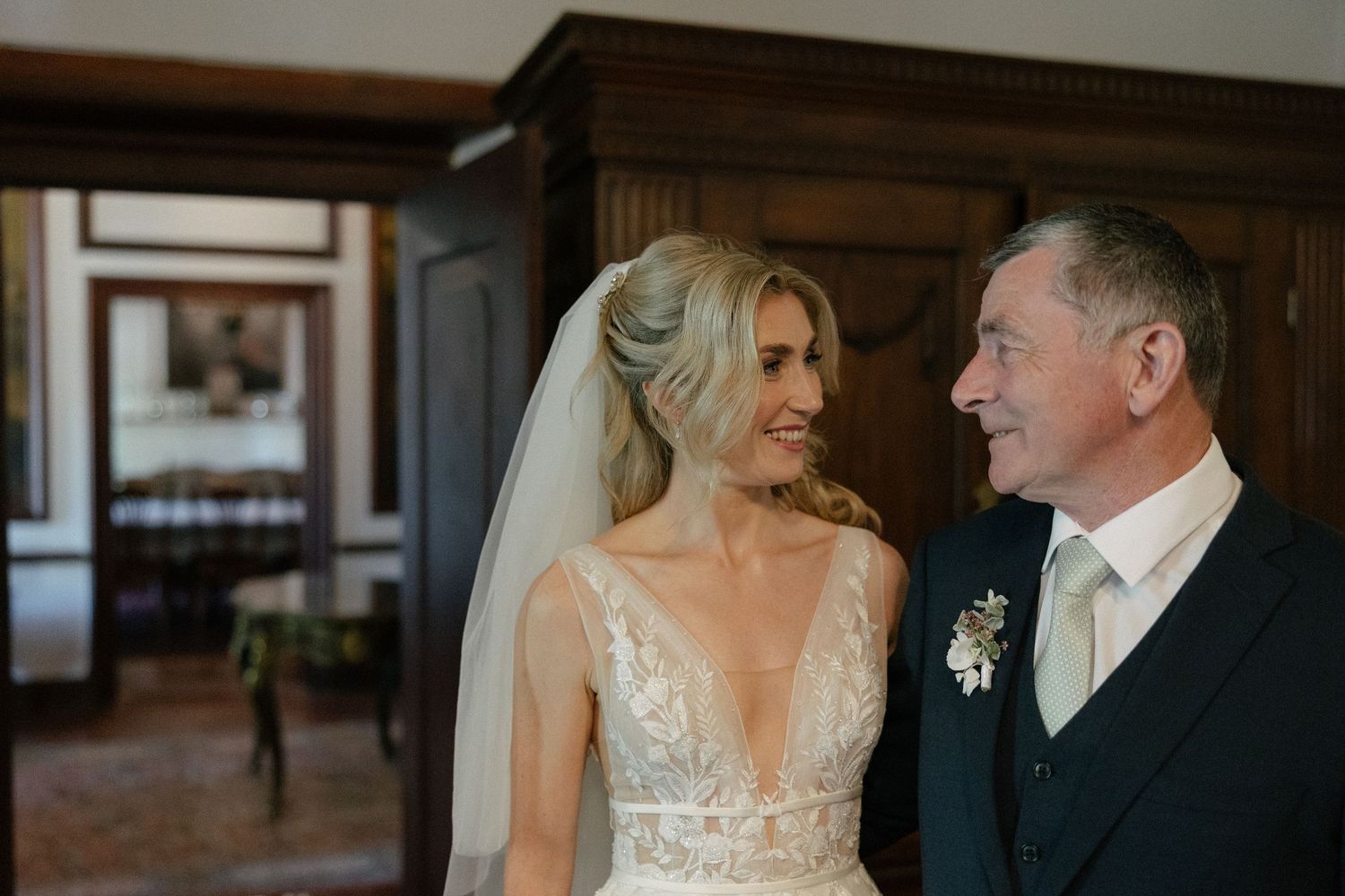 Aishling and Hendrik at Nooitgedacht Estate in Stellenbosch, documentary wedding photos capturing celebrations and beautiful portraits.