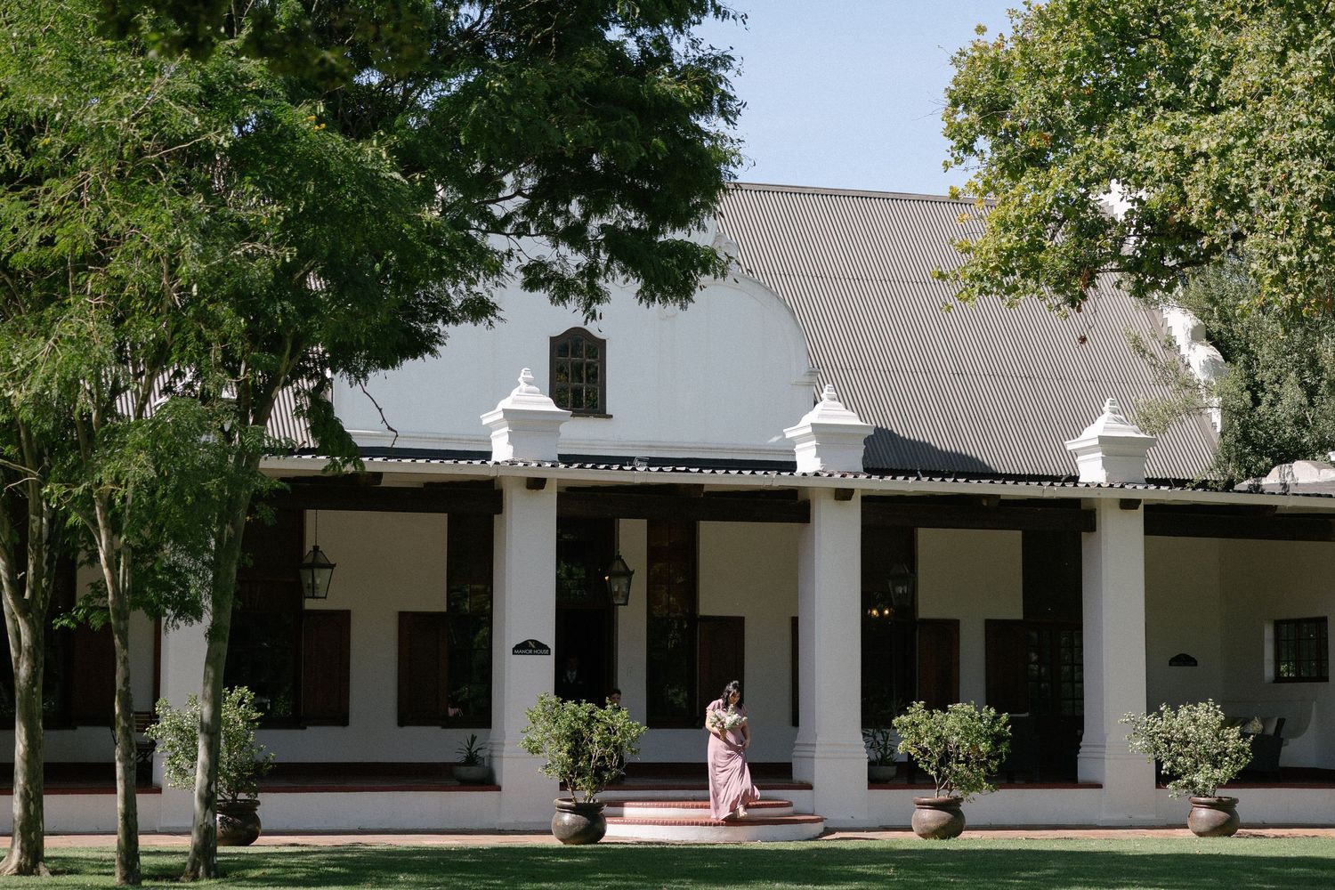 Aishling and Hendrik at Nooitgedacht Estate in Stellenbosch, documentary wedding photos capturing celebrations and beautiful portraits.