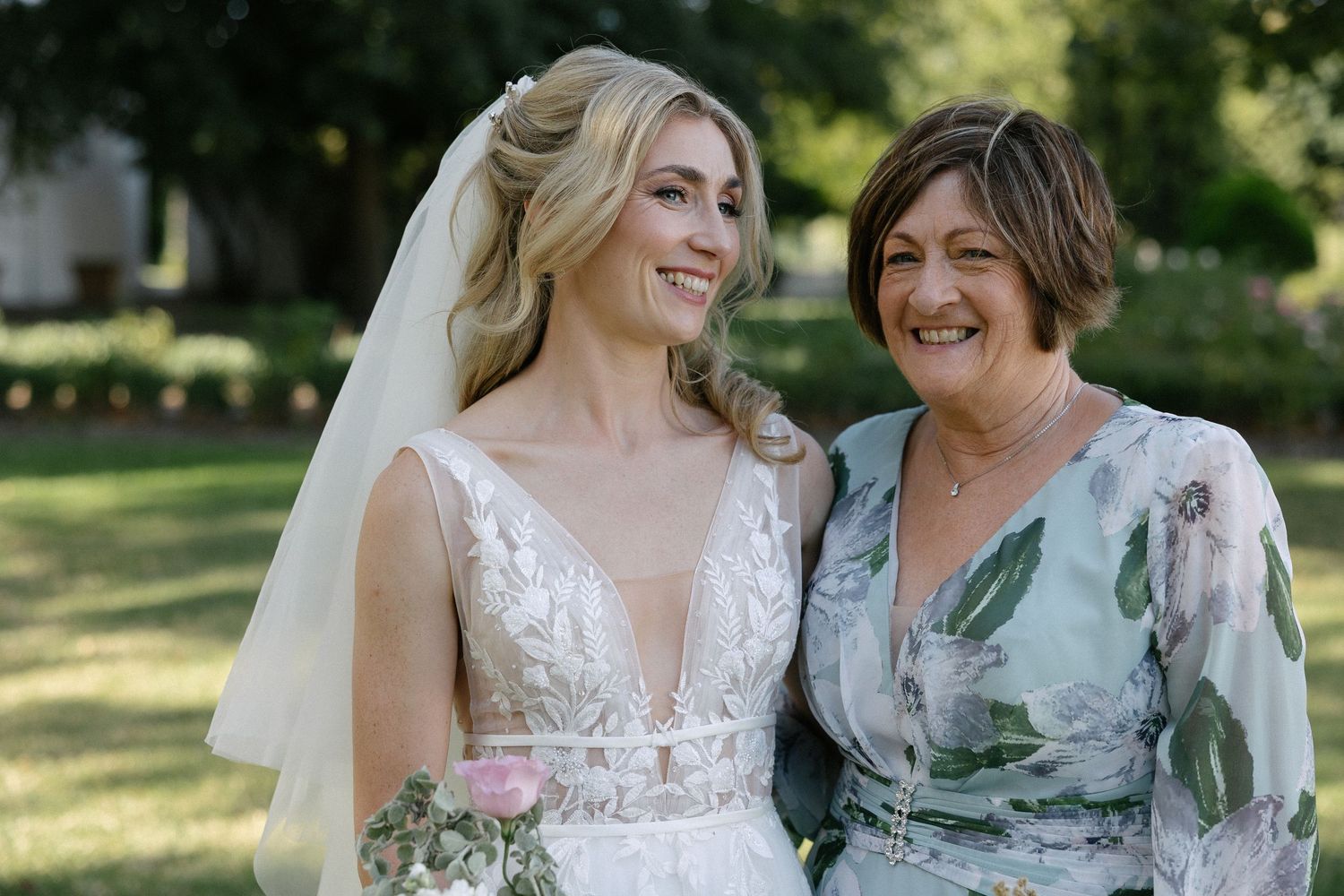Aishling and Hendrik at Nooitgedacht Estate in Stellenbosch, documentary wedding photos capturing celebrations and beautiful portraits.