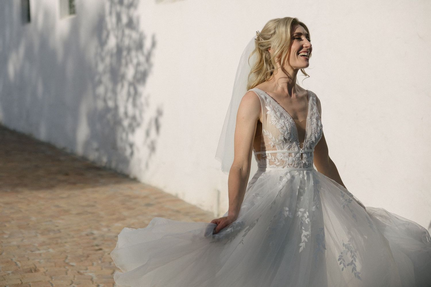Aishling and Hendrik at Nooitgedacht Estate in Stellenbosch, documentary wedding photos capturing celebrations and beautiful portraits.