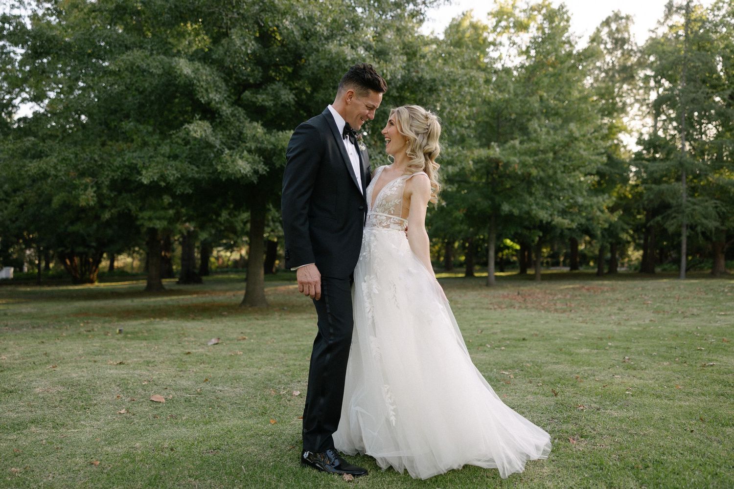 Aishling and Hendrik at Nooitgedacht Estate in Stellenbosch, documentary wedding photos capturing celebrations and beautiful portraits.