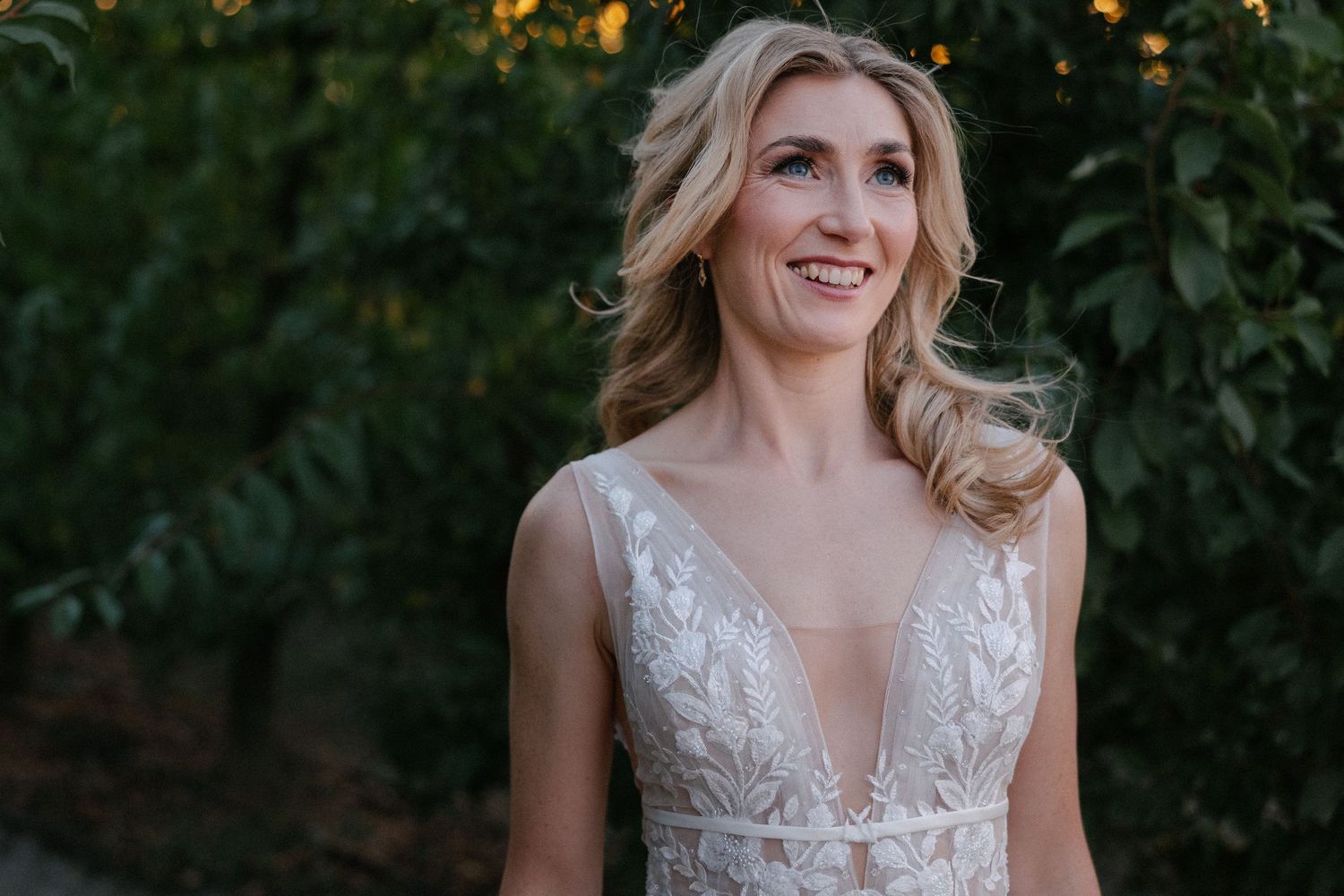Aishling and Hendrik at Nooitgedacht Estate in Stellenbosch, documentary wedding photos capturing celebrations and beautiful portraits.