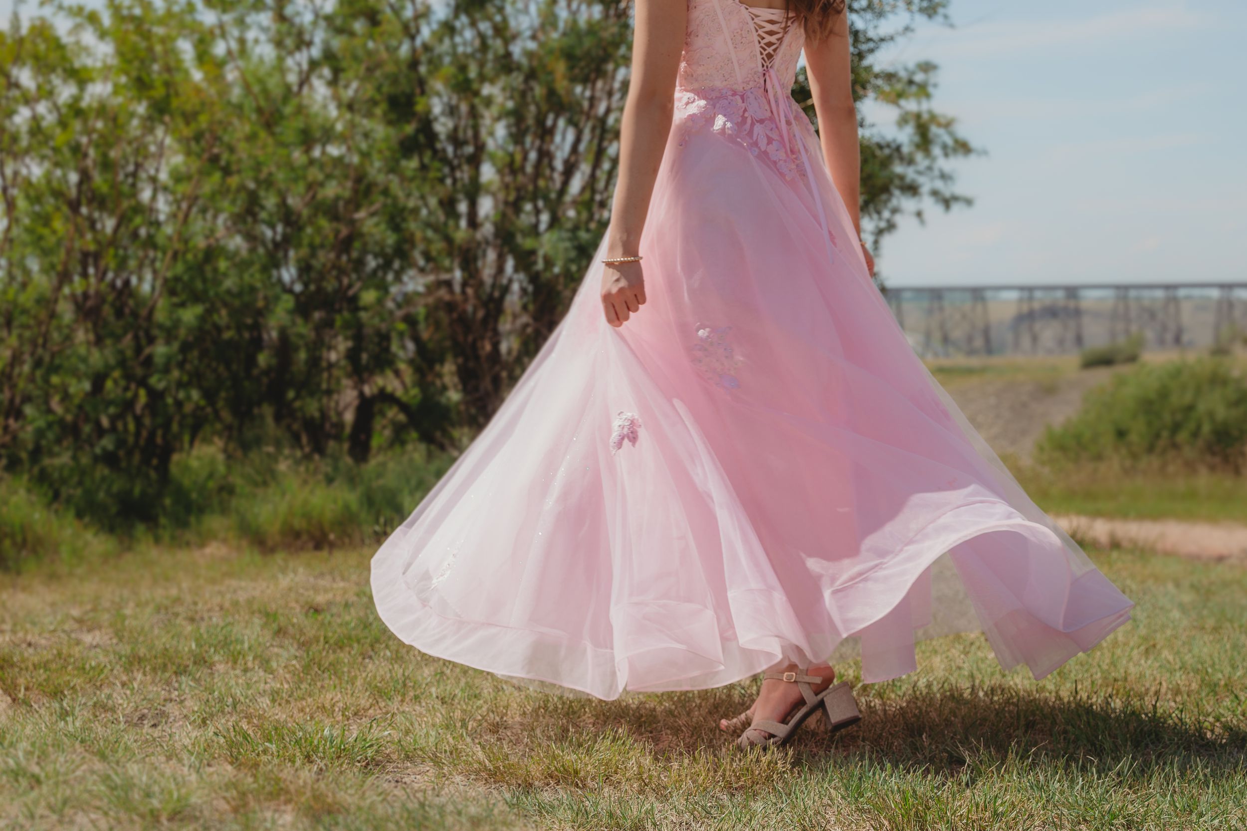 southern-alberta-yql-grad-graduation-senior-photographer-photography