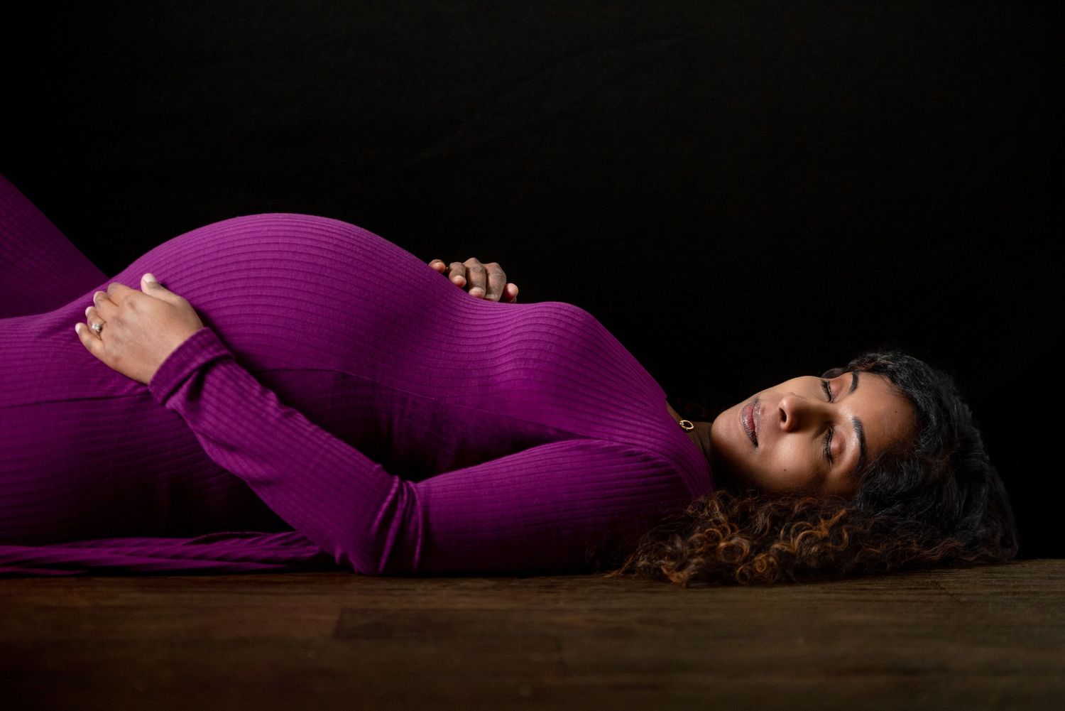 Luxury Maternity Portraits at home in Quincy Photoshoot with Leah Ramuglia Photography.