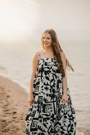 Park Point senior grad photos, Senior Grad Picture Portraits, Twin Ports area, Duluth and surrounding areas. Park Point senior photos, grad
