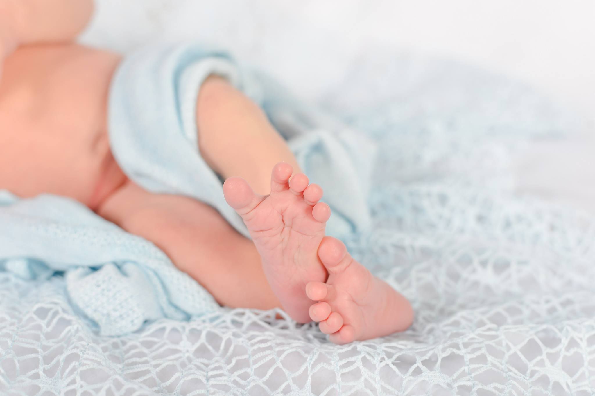 newborn lifestyle photography at the comfort of your own home