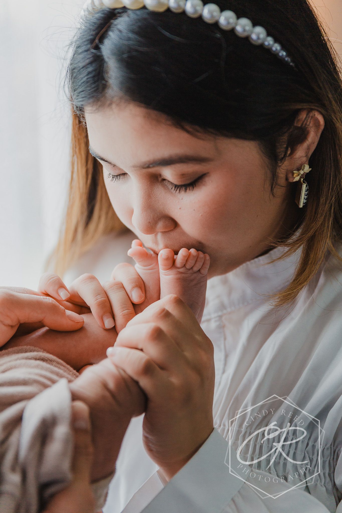 newborn lifestyle photography at the comfort of your own home