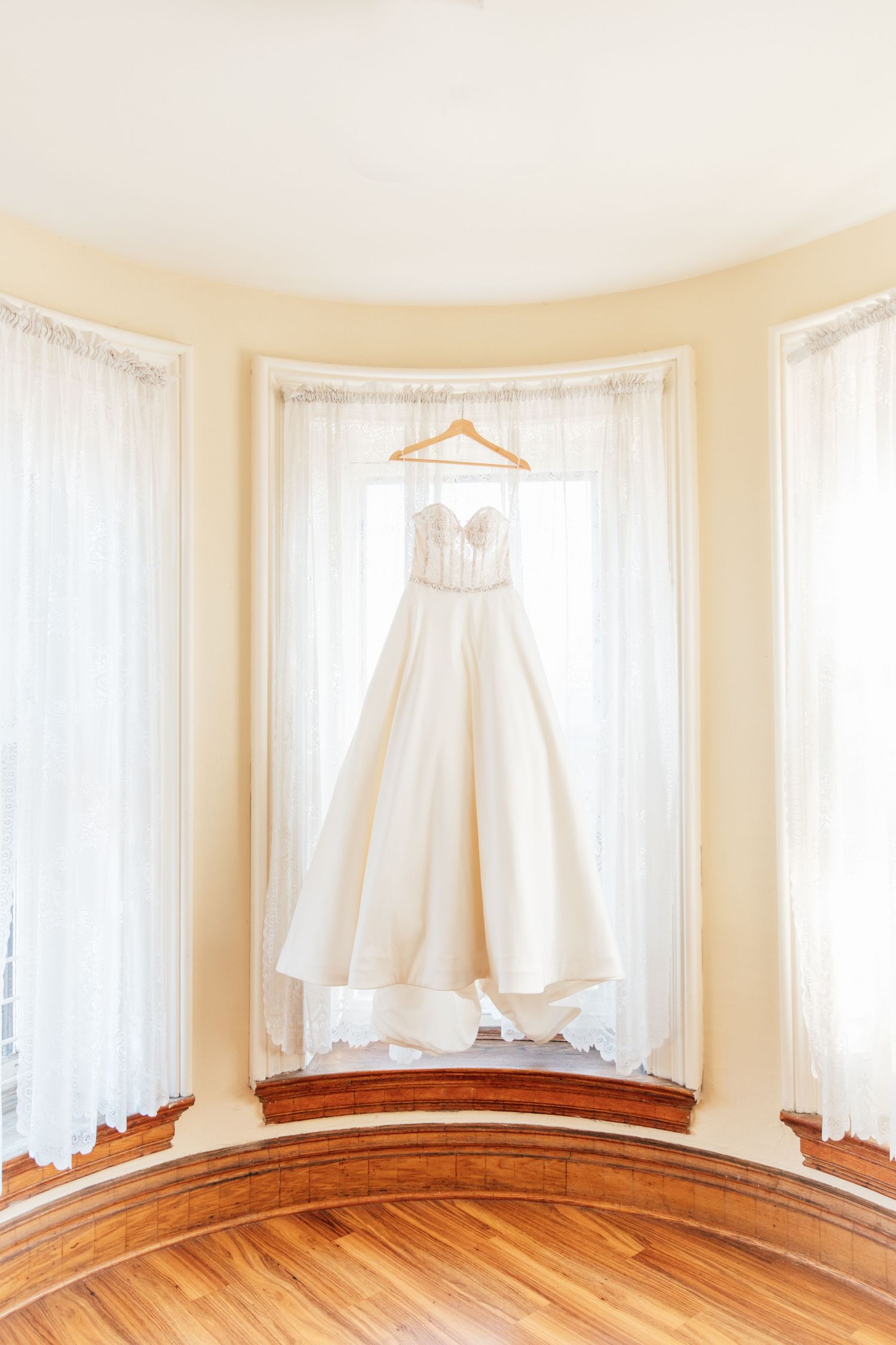 Castle wedding in Chicago Illinois, a southside chicago gem