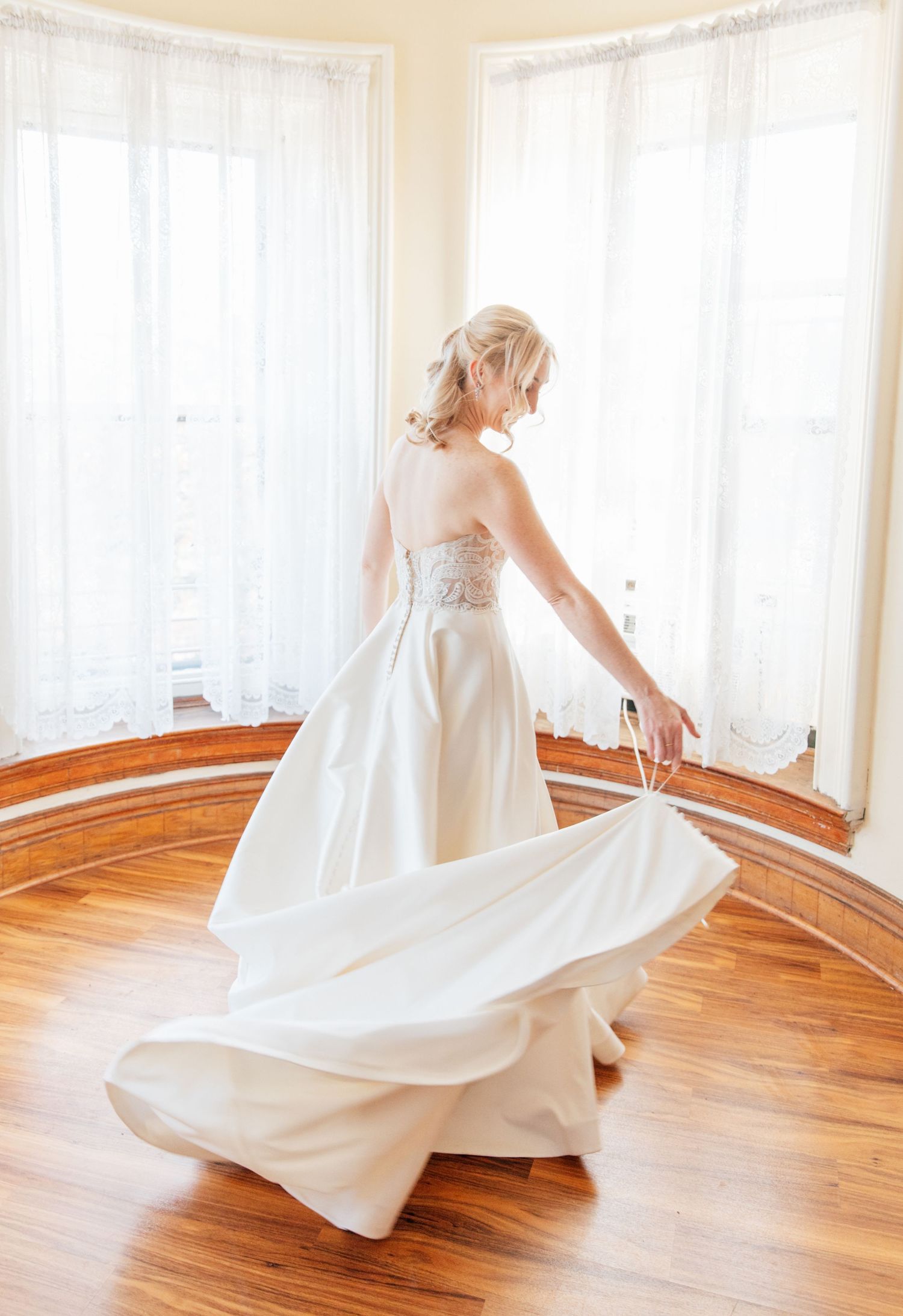 Castle wedding in Chicago Illinois, a southside chicago gem