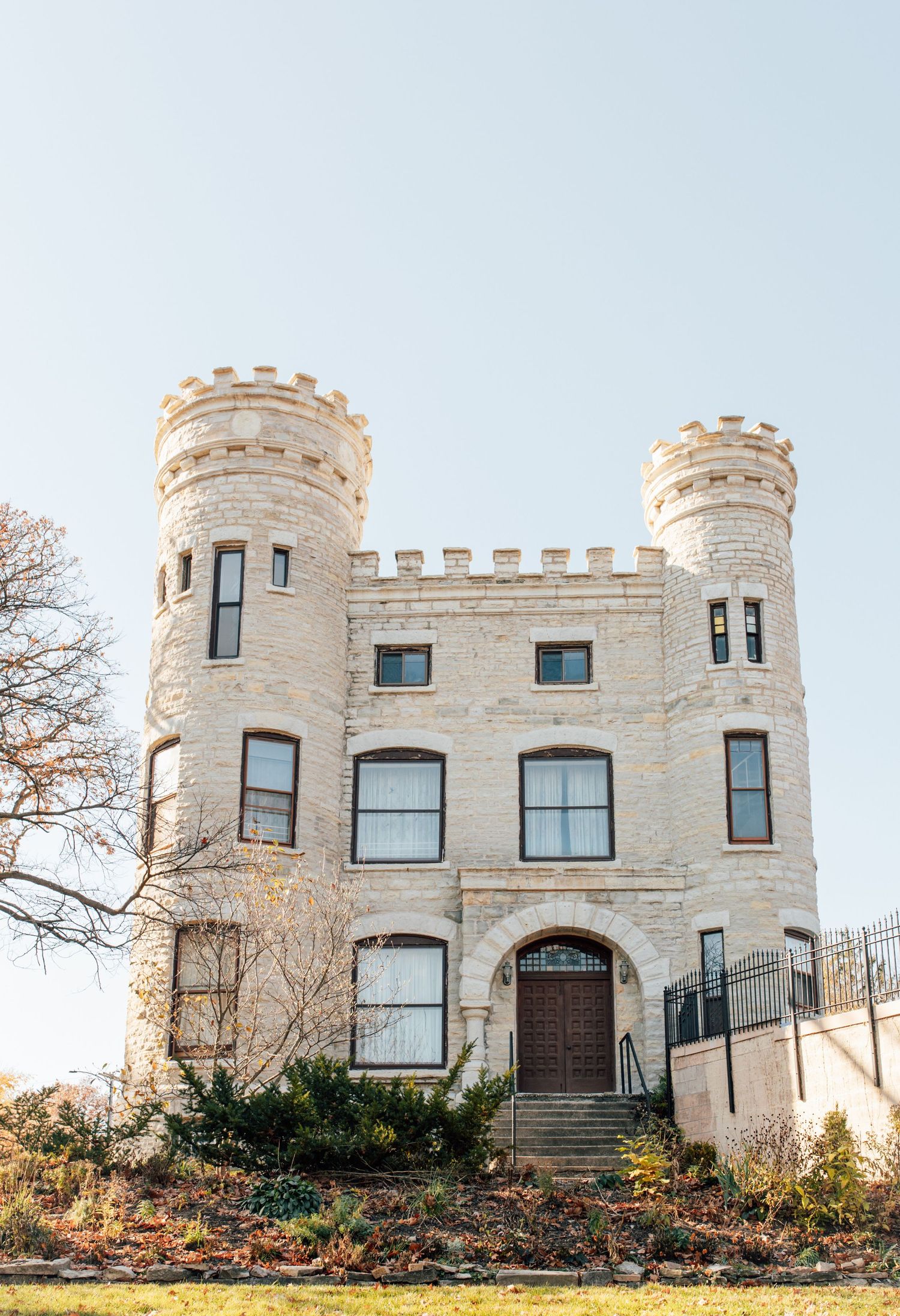 Castle wedding in Chicago Illinois, a southside chicago gem