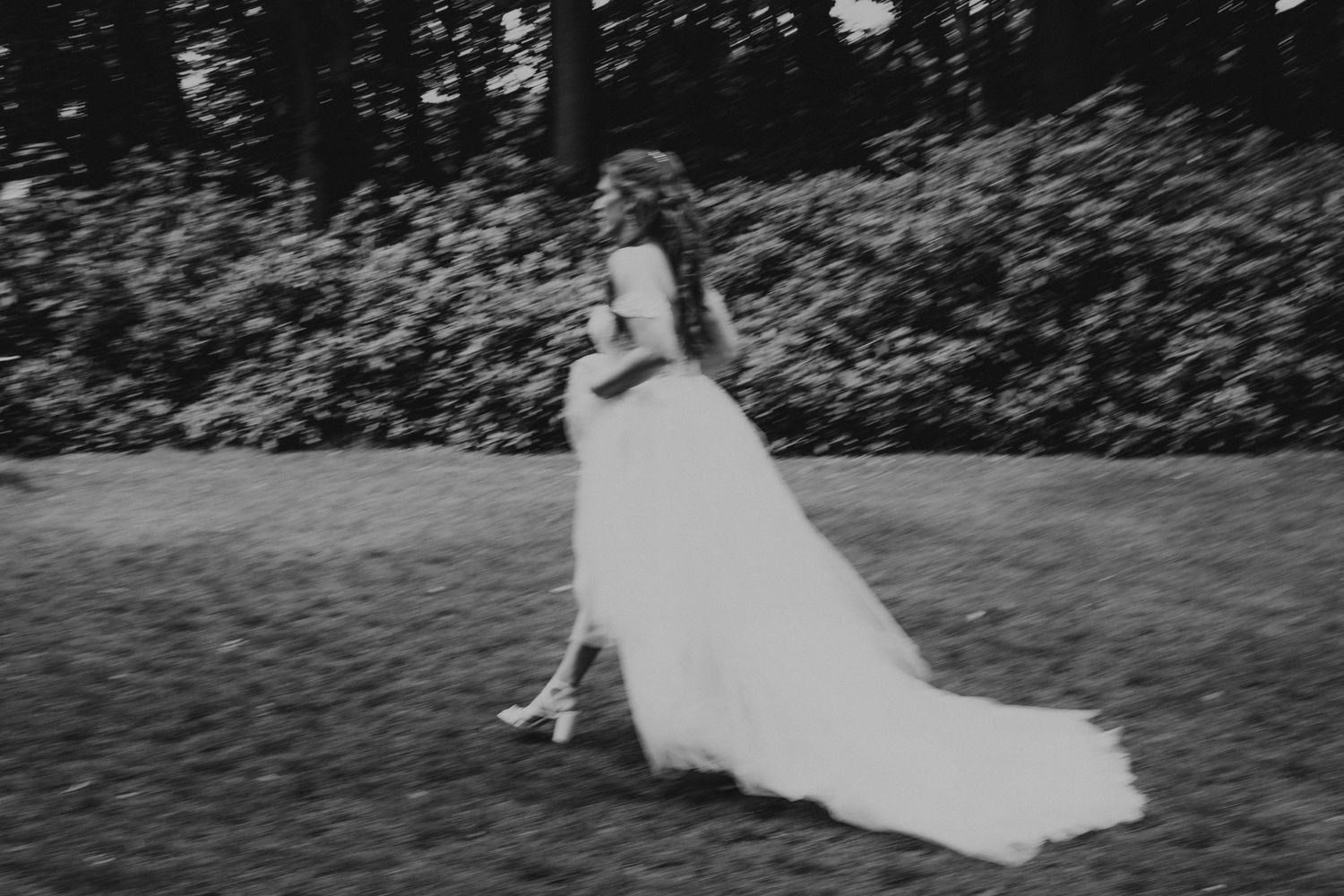 Trouwfotograaf amersfoort, trouwfotografie, trouwfoto, bruidsjurk, verloofd, trouwen, trouwring,