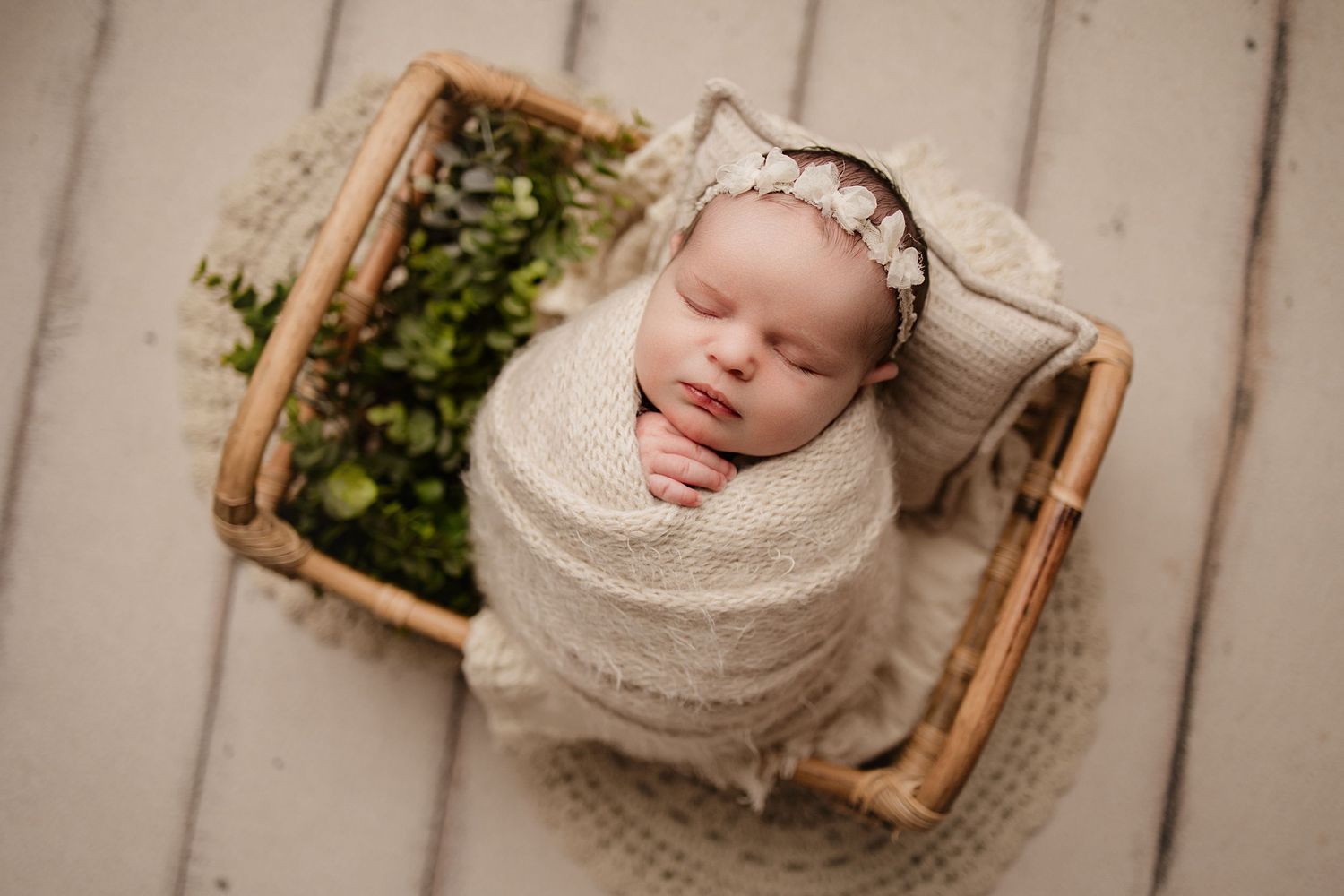Anna Carreno Photography Newborn photographer in Spring, TX specializing in safe, timeless newborn portraits, maternity, cake smash sessions