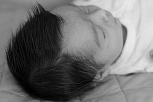 tender moments, love, mom, mom and baby, motherhood, newborn, tiny hands, kisses, parenthood, new parents, new baby