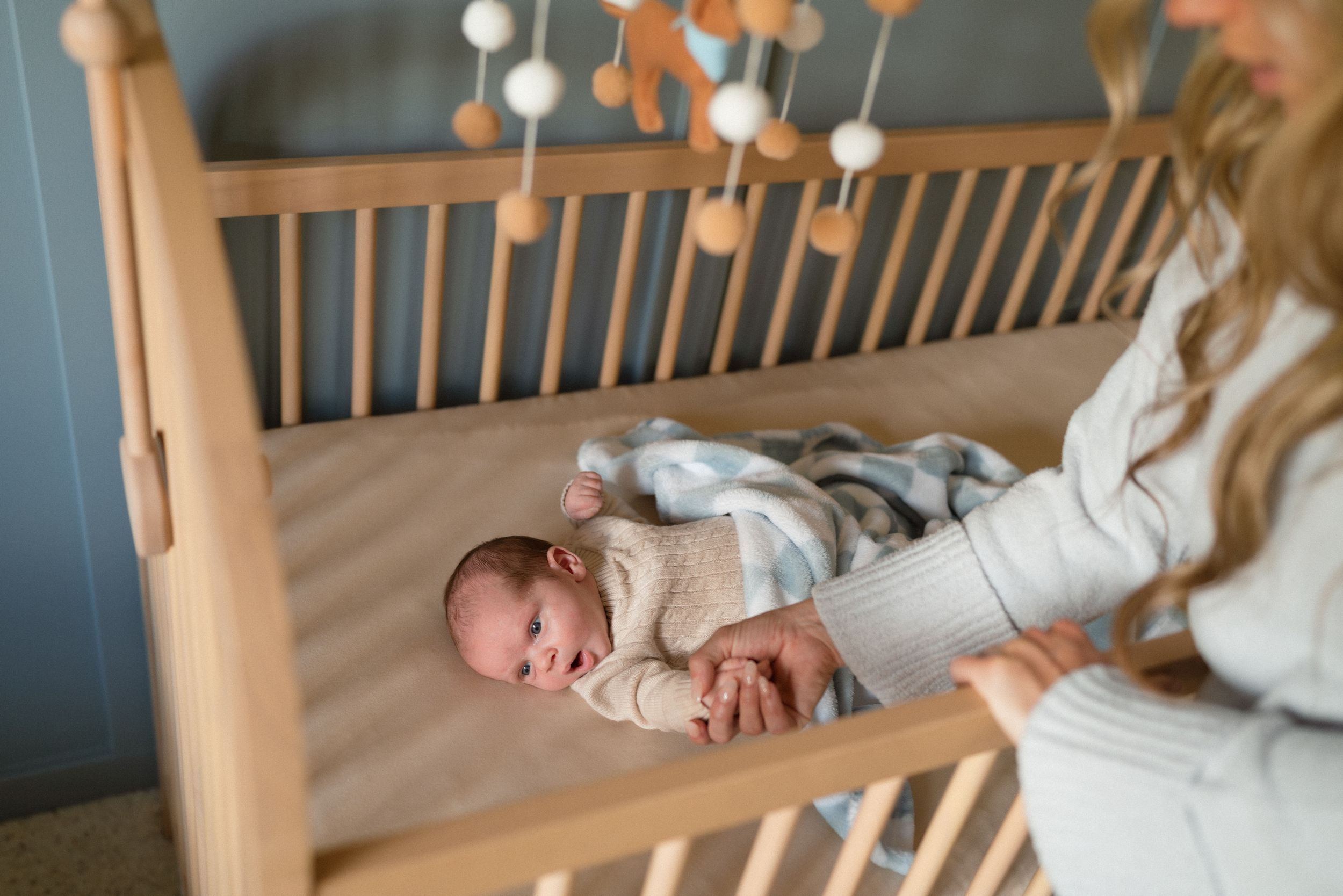 tender moments, love, mom, mom and baby, motherhood, newborn, tiny hands, kisses, parenthood, new parents, new baby