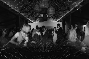 candid dance photo at vineyard venue in Penafiel
