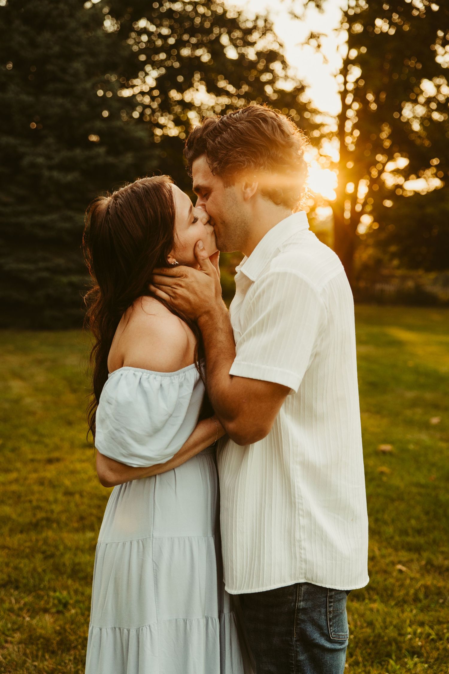 Summer Romance in Michigan: A Couple’s Golden Hour Photo Session