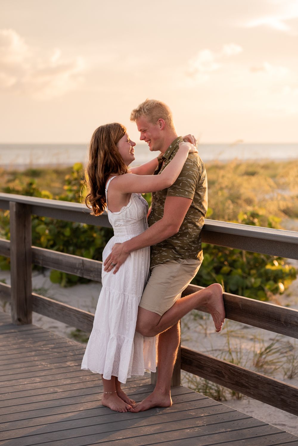 Couples photographer, elopement, engagement picture,  best affordable photographer, family friendly