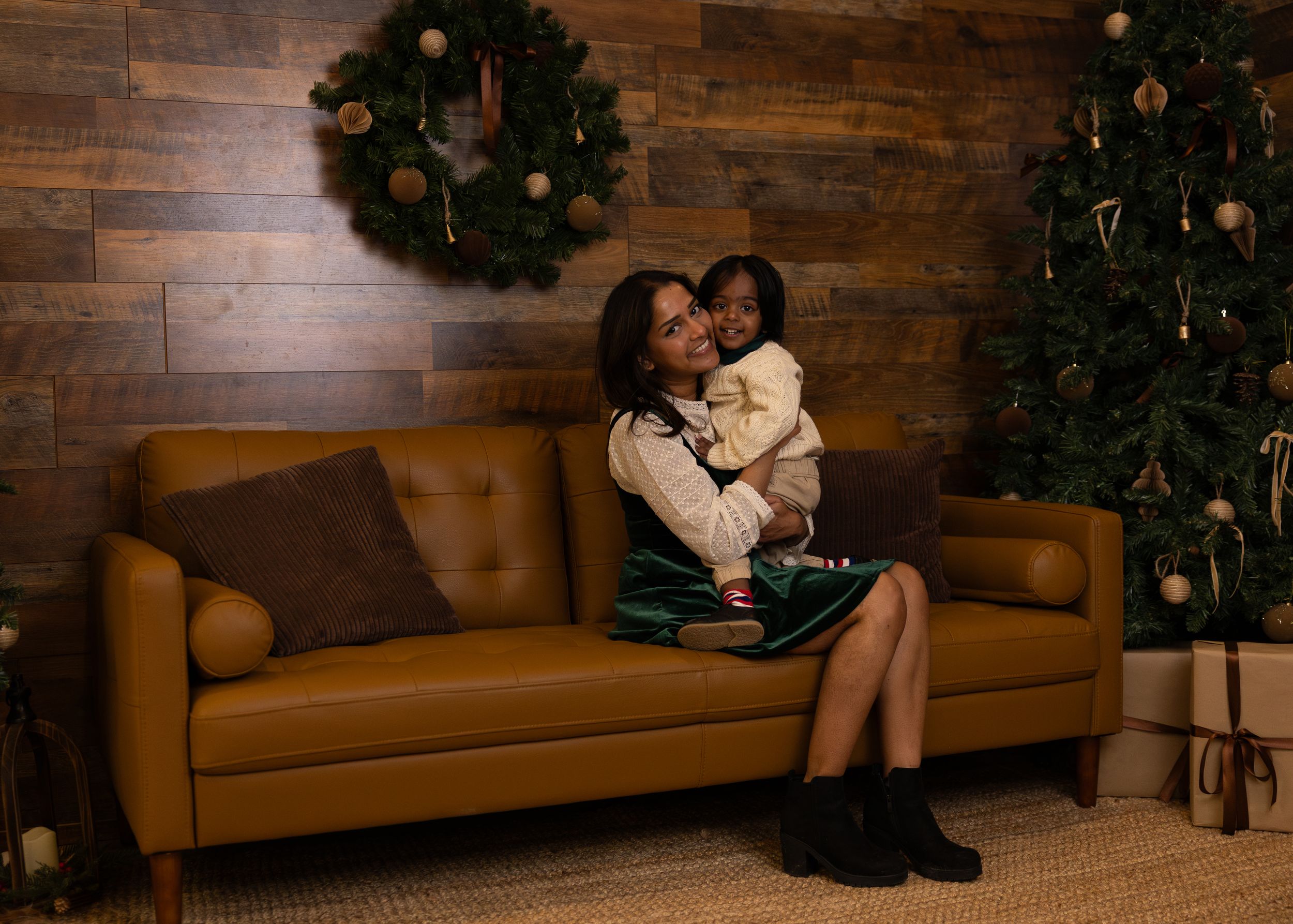 Christmas family photography. Brampton family photographer. The Ruby Manor Christmas photography