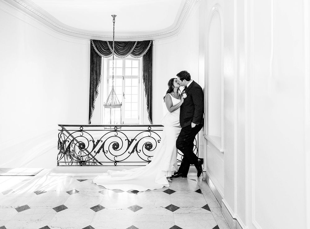 bride and groom, black and white wedding photos, luxury wedding, beautiful brides, wedding gown, wedding venue, glen manor house, ri wedding