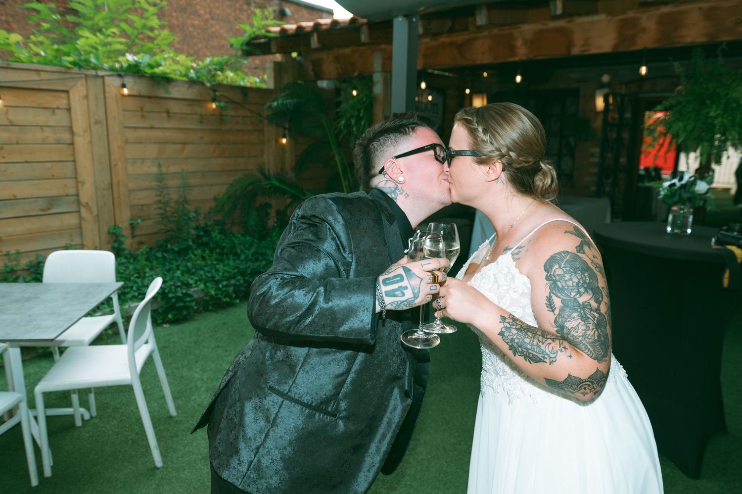 Couple's Kiss
