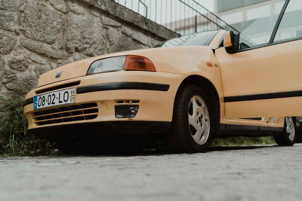 groom wedding car porto