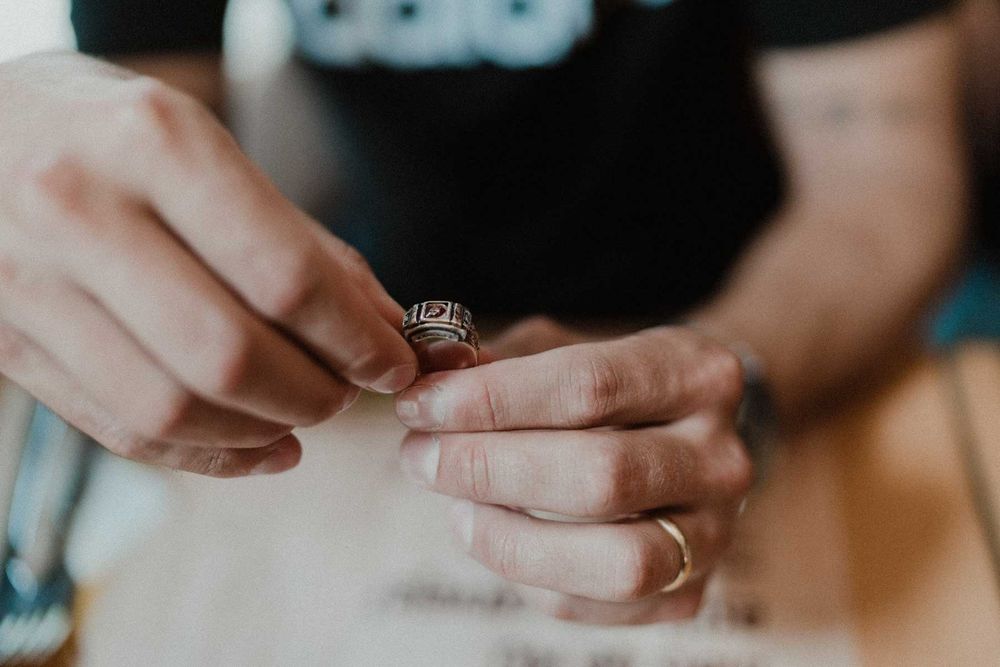 groom wedding ring hands preparation porto
