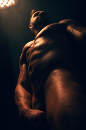 Salt Lake City Male Utah Fitness and gym photography poses. Moody, professional photos that show movement, life, and authenticity. Male form
