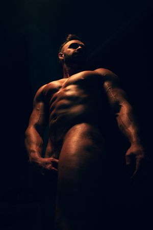 Salt Lake City Male Utah Fitness and gym photography poses. Moody, professional photos that show movement, life, and authenticity. Male form