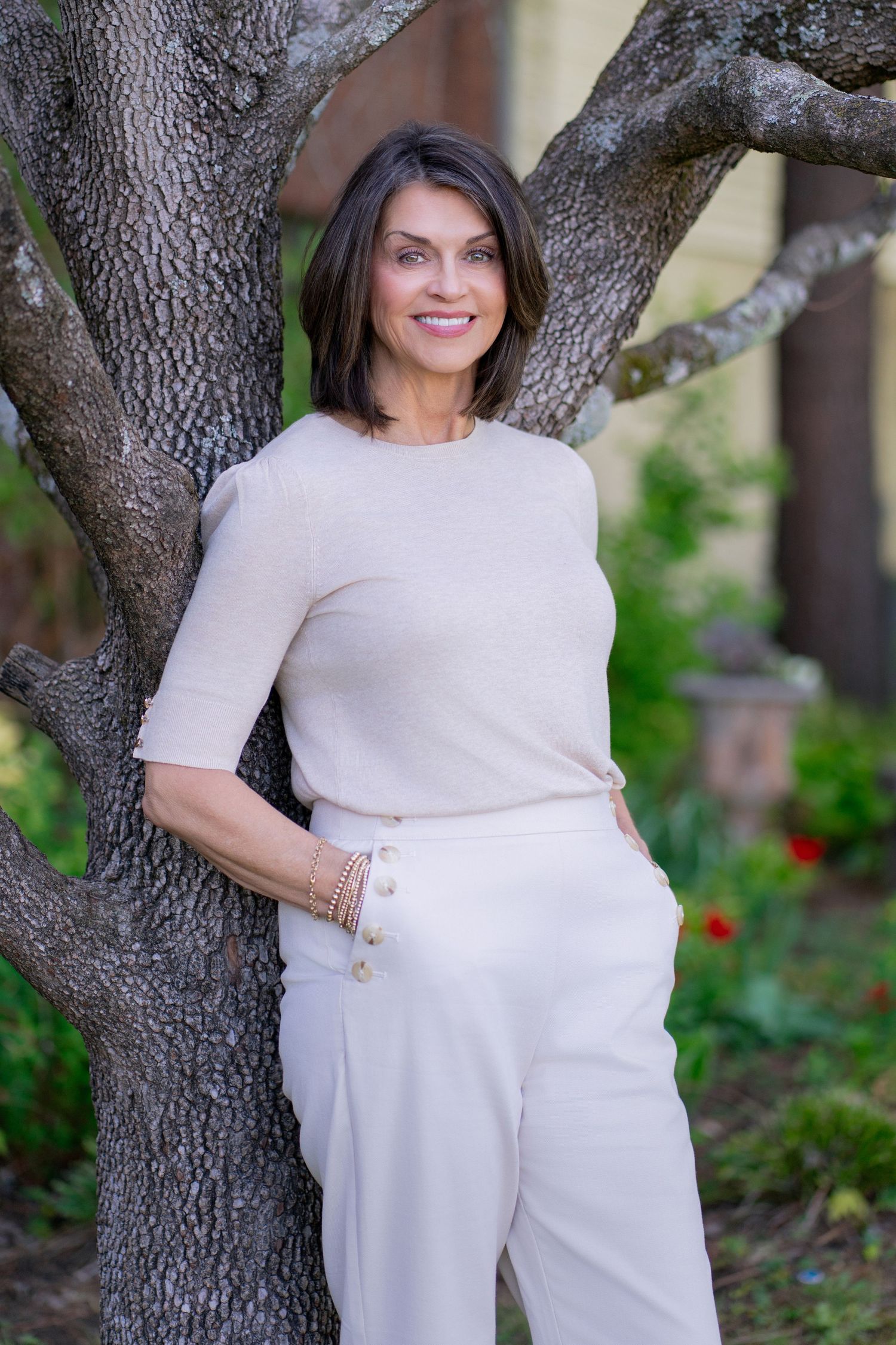 Environmental headshot of Jefferson County realtor taking in Dandridge, TN by headshot and personal branding photographer