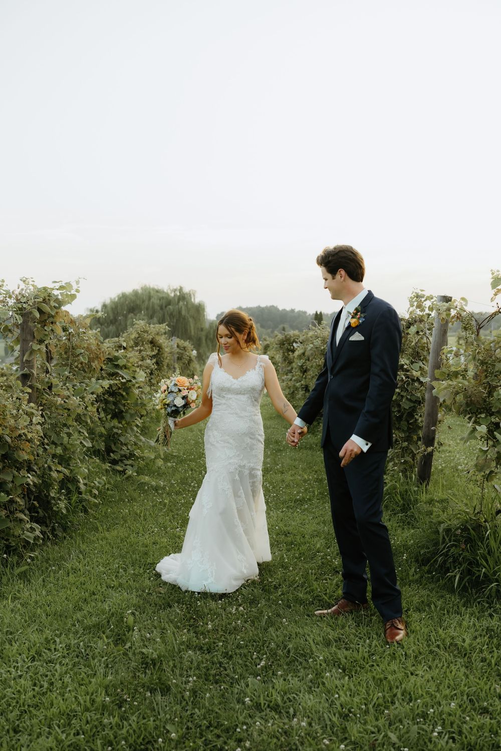 Wedding photographer Davenport IA, wedding photographer Bettendorf IA, wedding photographer Dubuque IA, 
creative wedding photographer
