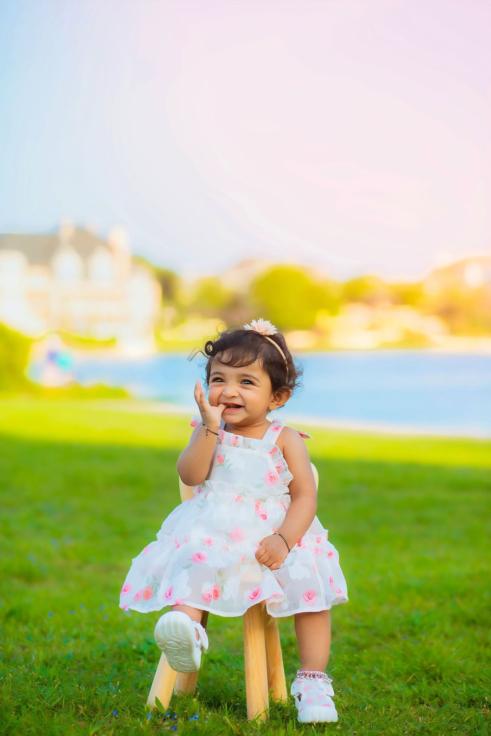 Dallas ForthWorth TX cake smash photography by Bhaire Photography, baby exploring cake with soft-light photography.