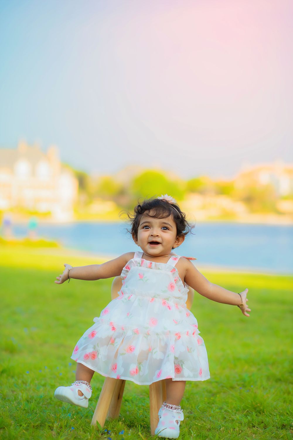 Bhaire  Photography cake smash in Frisco+ All of Dallas TX, first birthday celebration captured in cozy studio setup