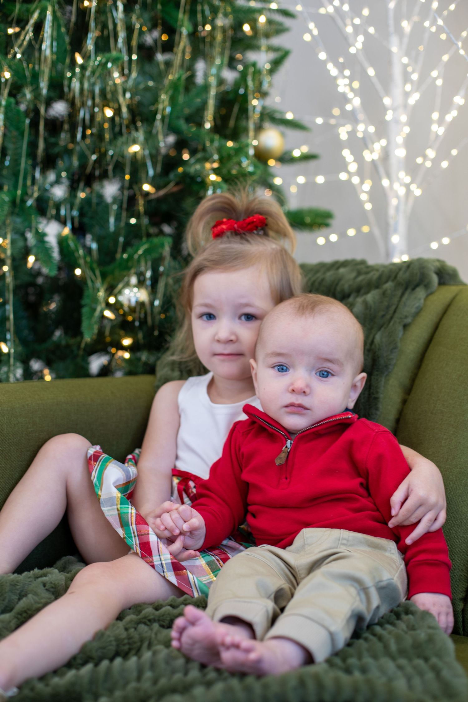 christmas seasonal holiday photoshoots luxury high end beautiful photos quick turn around retouched crisp true to color editing cincinnati