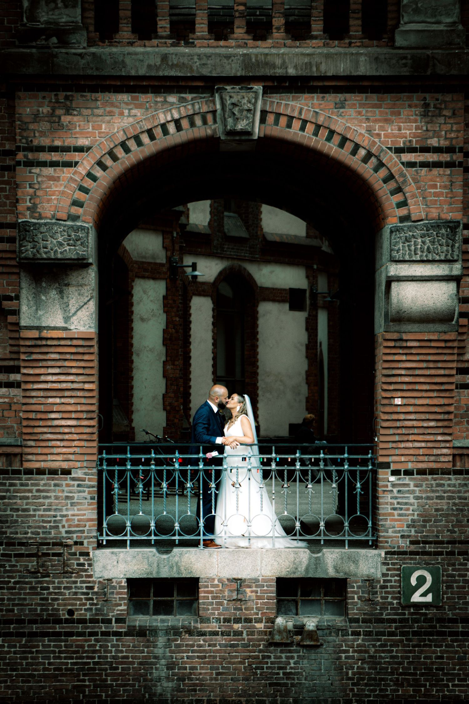 Hochzeitstanz, Brautpaar, Hochzeit, bride, groom, fist dance, first look, love, wedding, elegant , speicherstadt hamburg