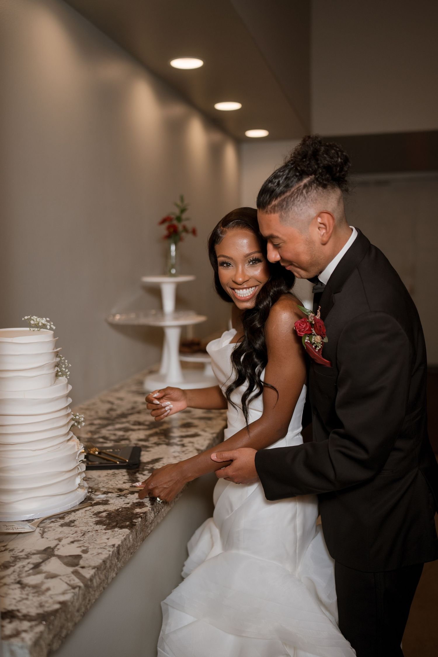 canyonwood ridge wedding venue cake cut