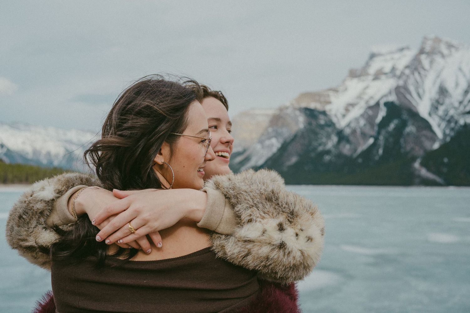Lake Minnewanka I Banff  Engagement