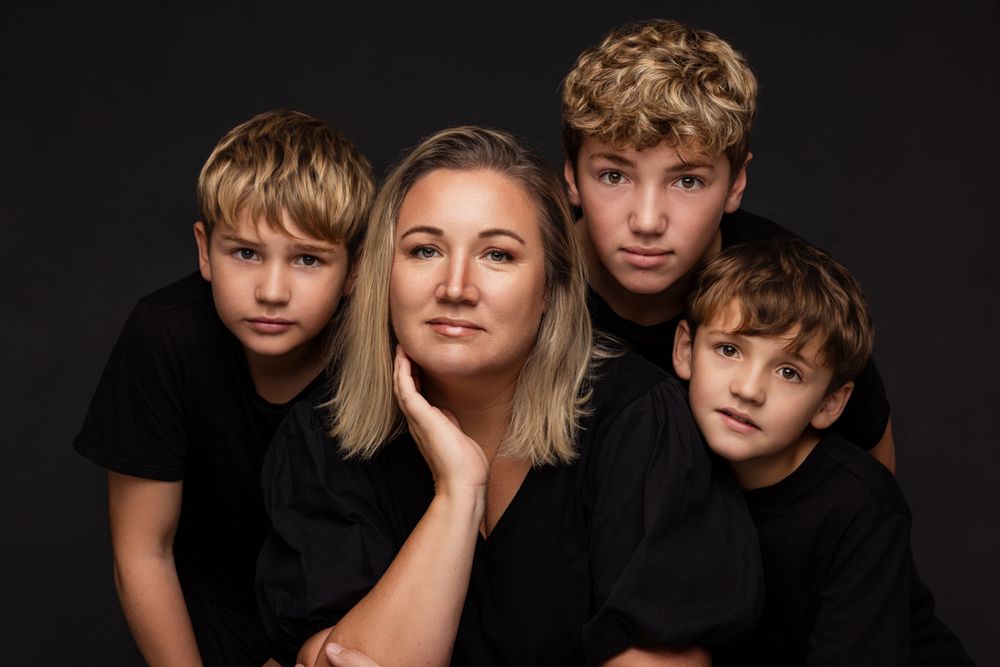 Timeless family portrait captured at Tammy Lee Photography studio