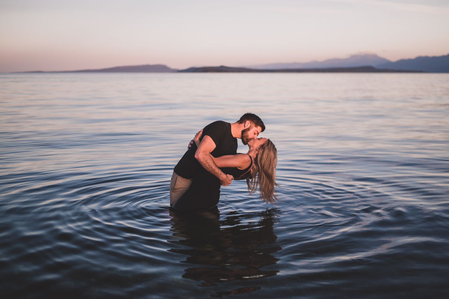 wedding couple on water vancouver island