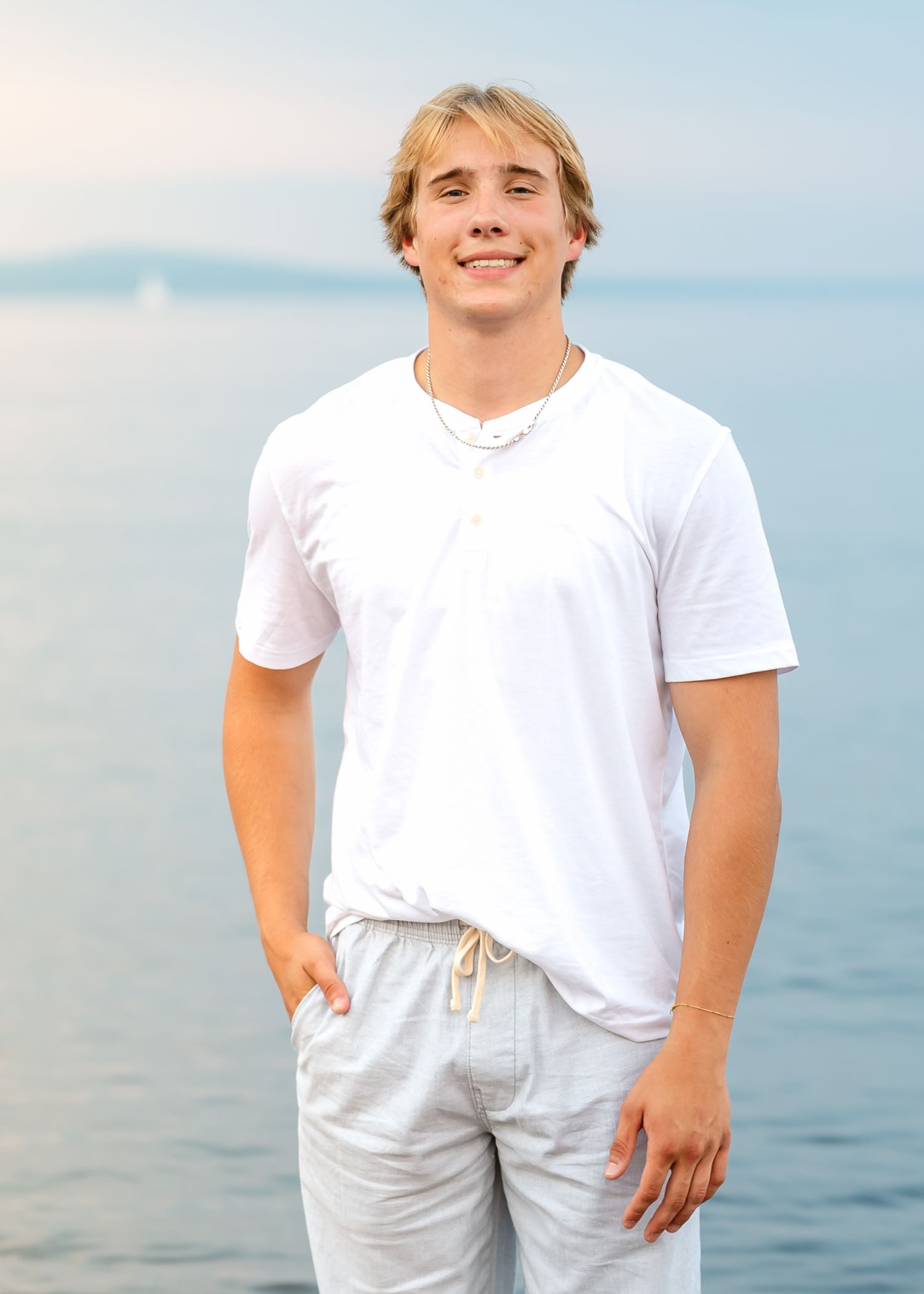 Senior grad photographer Duluth MN area, Superior WI Best grad photographer