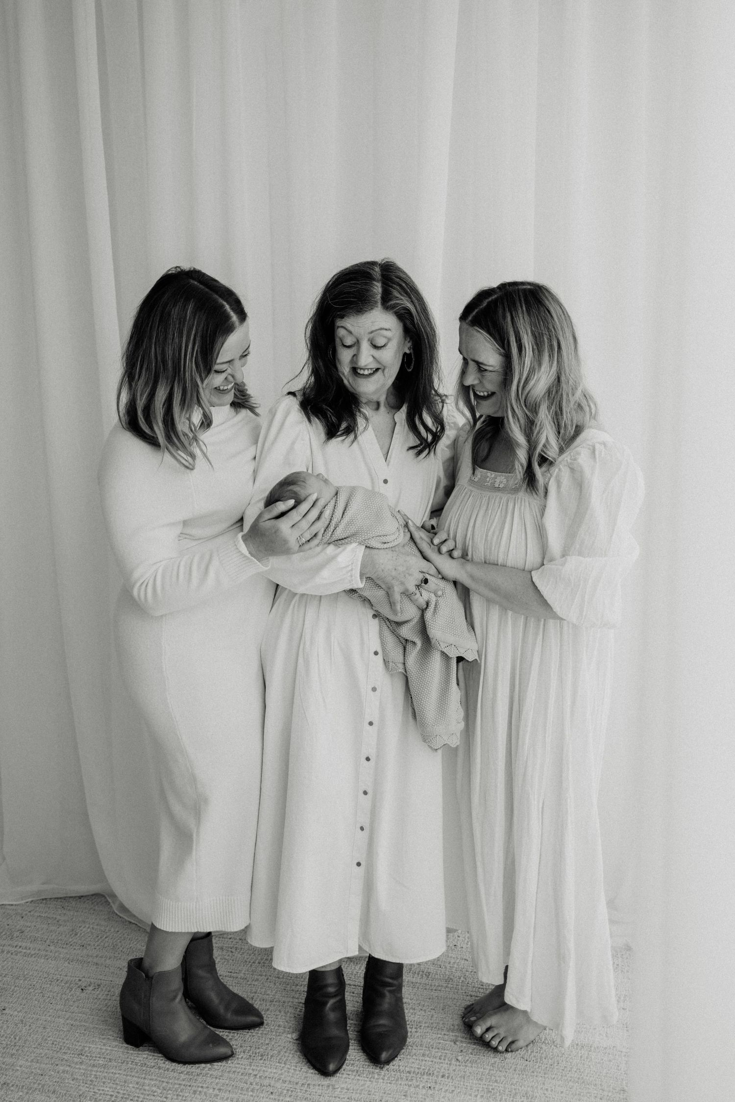 Geelong Lara Torquay Ocean Grove Barwon Heads newborn maternity pregnancy family motherhood couples photographer photography photoshoot