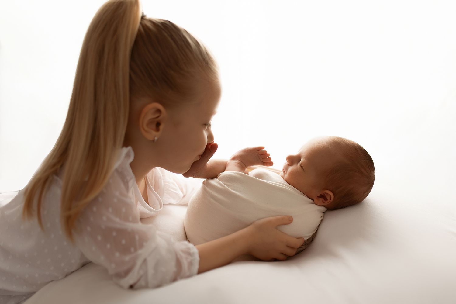 ședință foto nou-născut
fotografie newborn studio
poze bebeluși profesionale
fotograf nou-născuți Cluj Floresti
poze naturale nou nascut