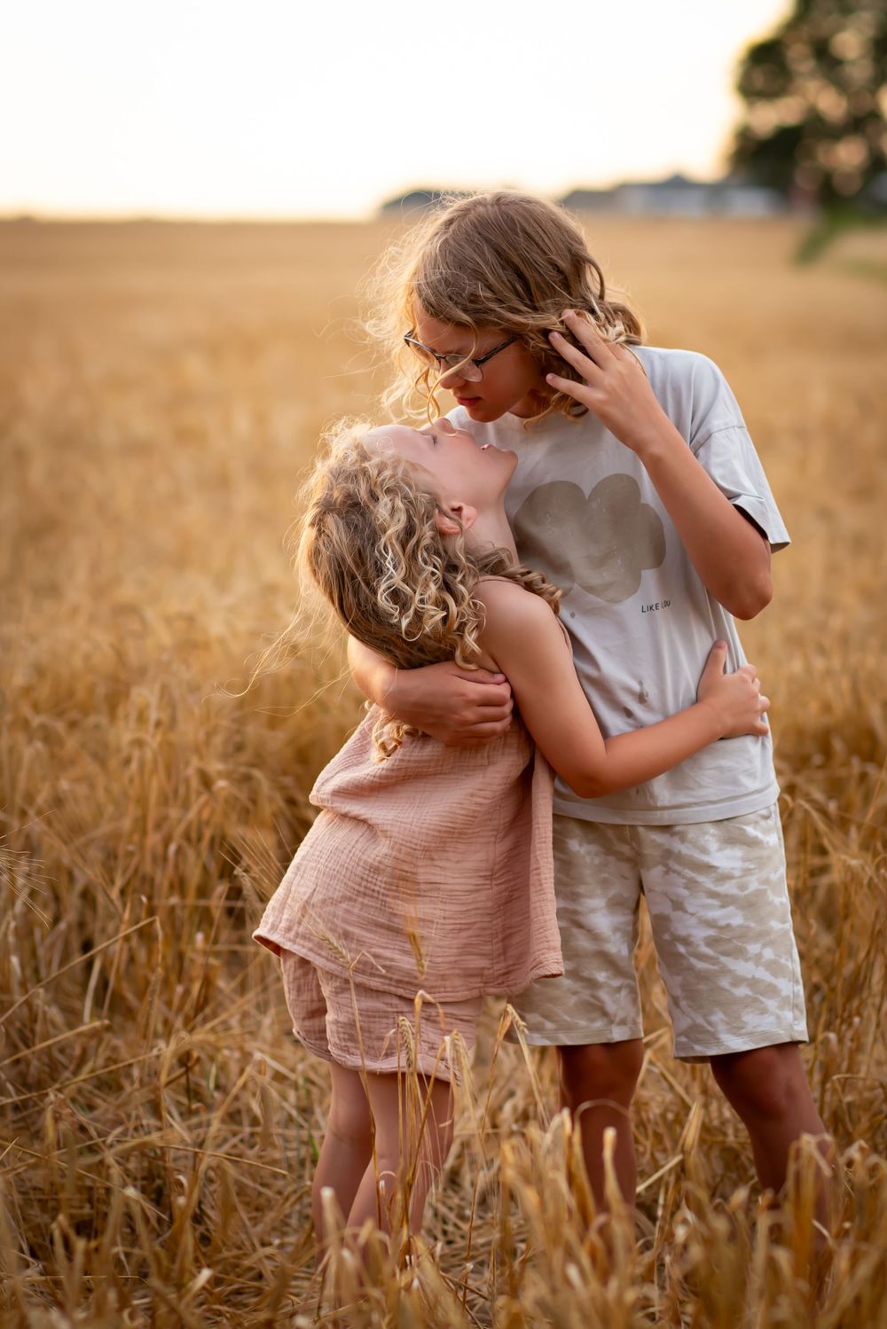 Barnfotograf. Barnfotografering. Syskonfotografering. Familjefotograf. Gravidfotograf. Tyresö Stockholm